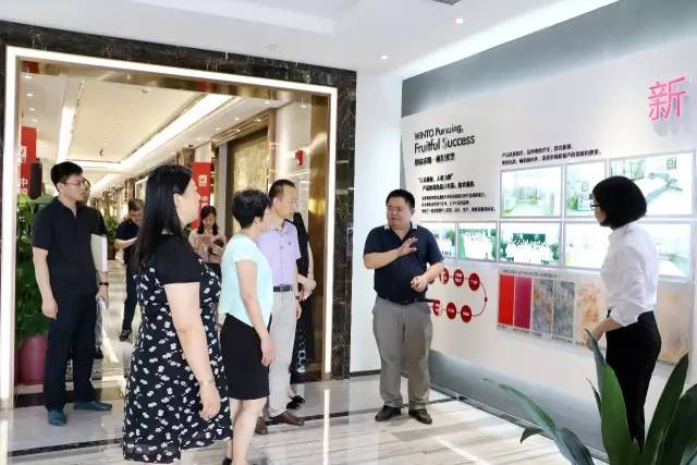 佛山市委宣傳部副部長甘綺霞帶隊考察石灣古鎮文創園、南風古灶