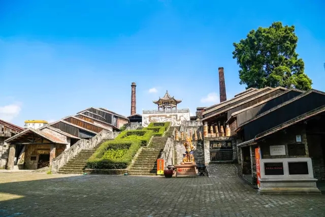 以南風古灶、石灣古鎮文創園為靈魂的一谷八園，正在散發雙創活力，展現歷史文化名城的風情畫卷