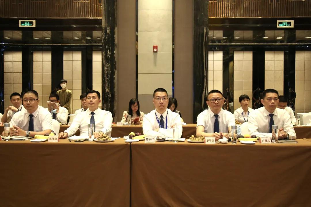 服務·溝通 共聚智贏——2020宏宇陶瓷核心經銷商峰會召開