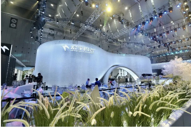 視界盛放！2021潭洲展，宏宇陶瓷“空中巨眼”傲立群雄！